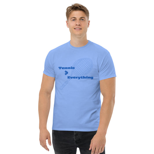 "Le tennis est meilleur que tout" T-shirt classique pour hommes