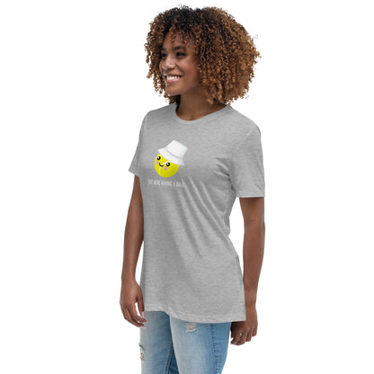 Camiseta de mujer Courtney "Aquí teniendo una pelota"