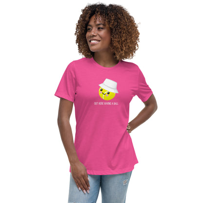 Camiseta de mujer Courtney "Aquí teniendo una pelota"